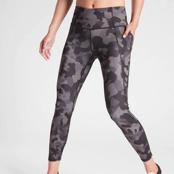 Athleta | Lightning Camo 7/8 Tight (XS) - Picture 1 of 3
